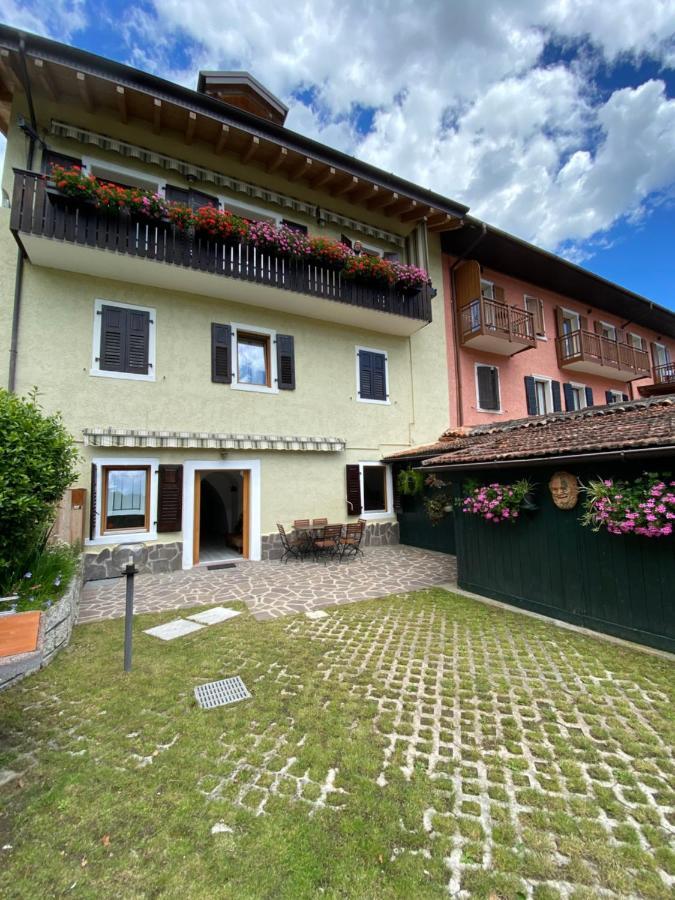 Appartamento Casa Nina Mezzolago Esterno foto